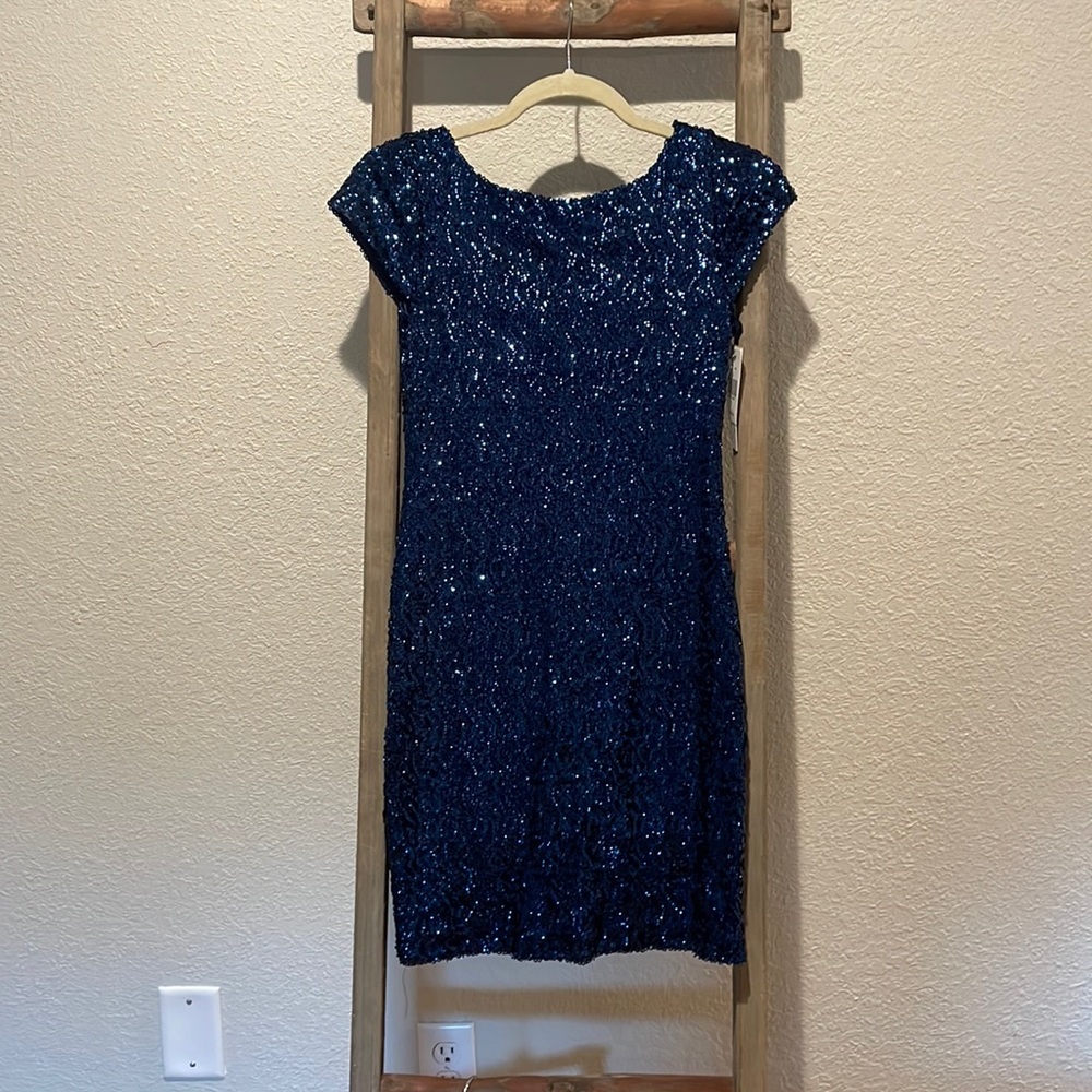 Navy, sequenced dress WITH TAGS ‼️